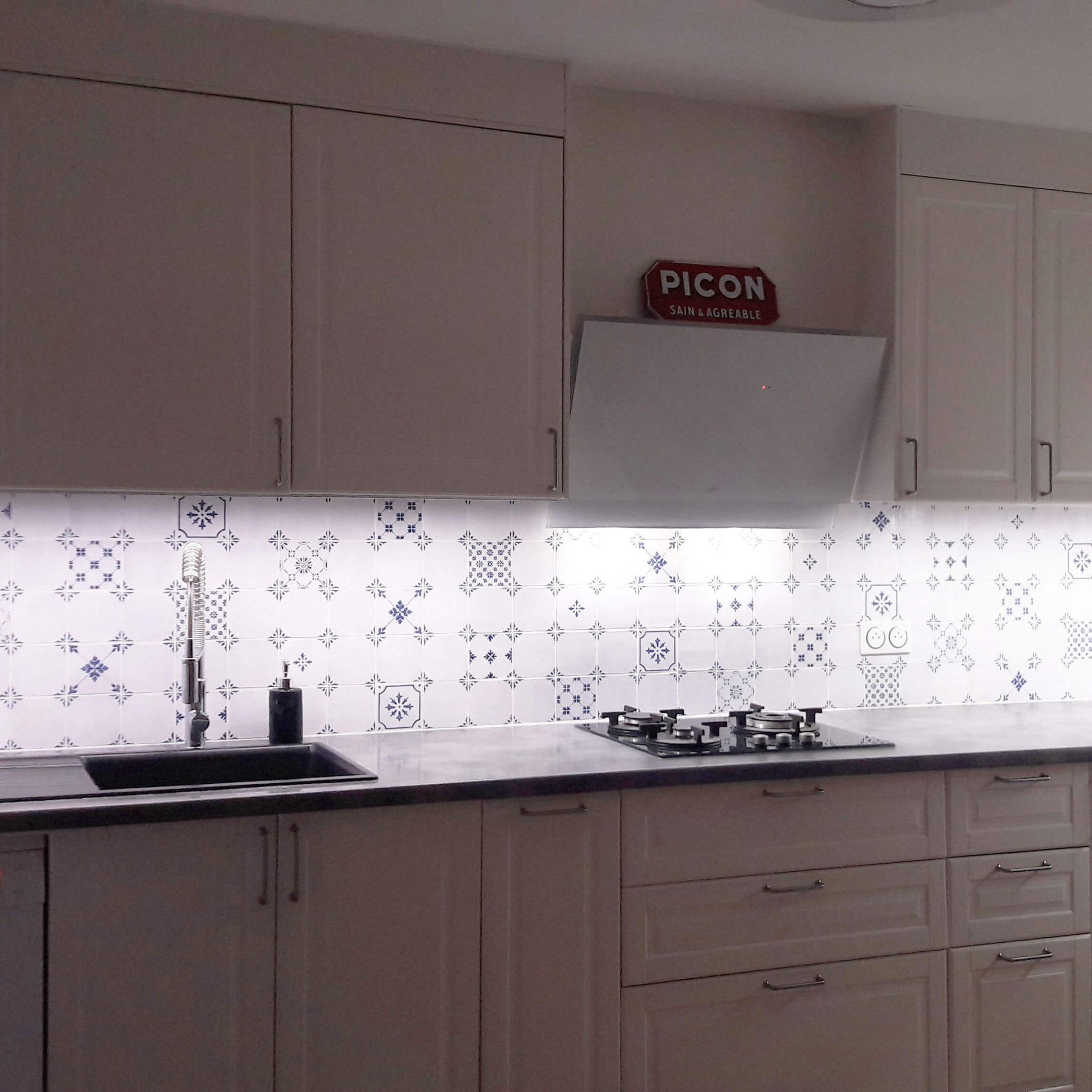 Faïence murale de cuisine carrelage pour crédence — free download